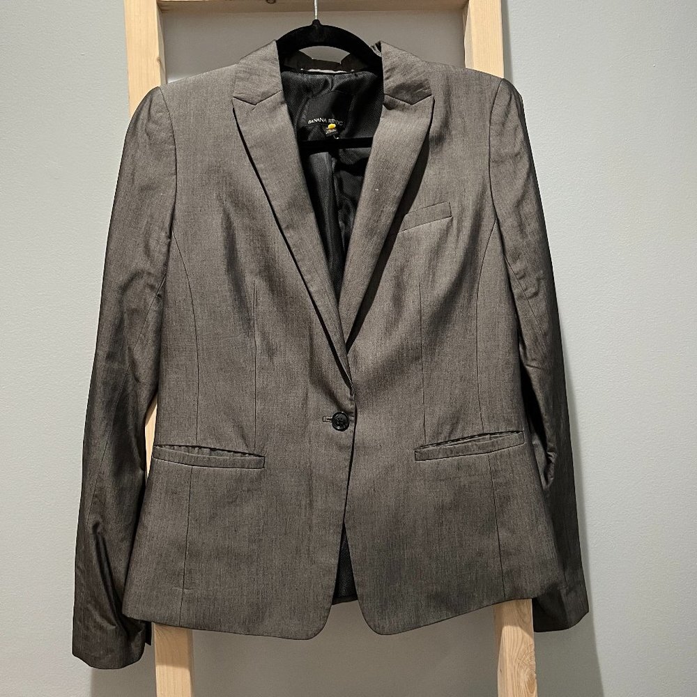 Banana Republic Gray Blazer – Women’s Size 2 Tall
